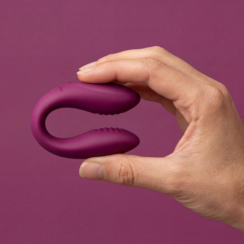 Le Jouet pour Deux par - Stimulateur pour couple - Violet 4