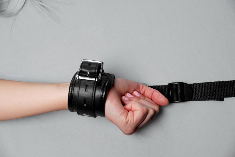 - Kit de Contrainte de Lit Menottes de Lit - Noir 5