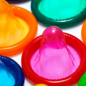 Condooms stelen om eten te kunnen kopen